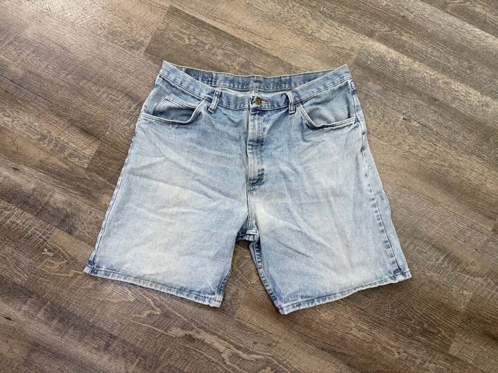 Vintage Wrangler light wash Denim Jean Shorts Mens Size 38Jorts 90s 100% Cotton